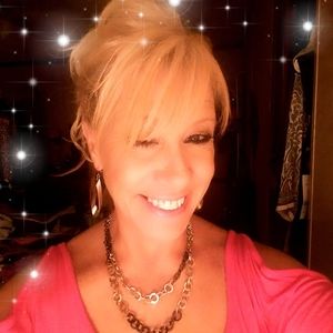 Meet your Posher, Leslie